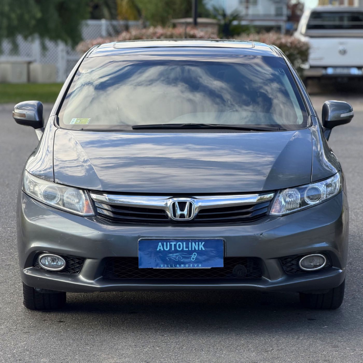 Honda Civic Gris Grafito, vista frontal