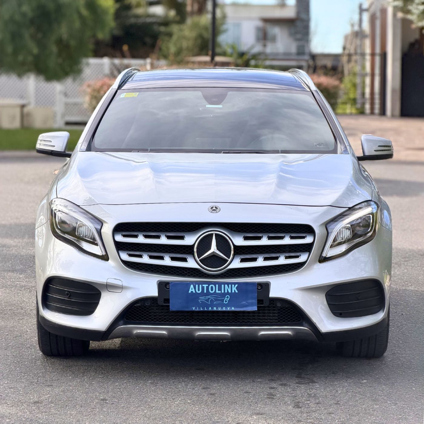 Mercedes-Benz GLA 250 Blanco Polar, vista frontal